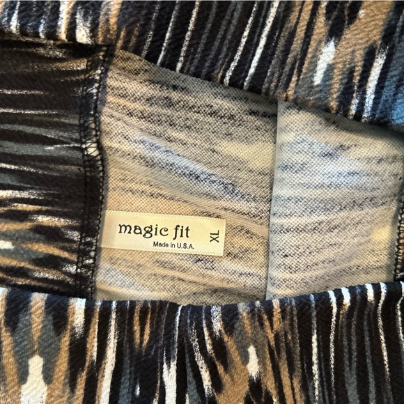 Pencil skirt, stretchy w/ elastic waist band. - Picture 2 of 6